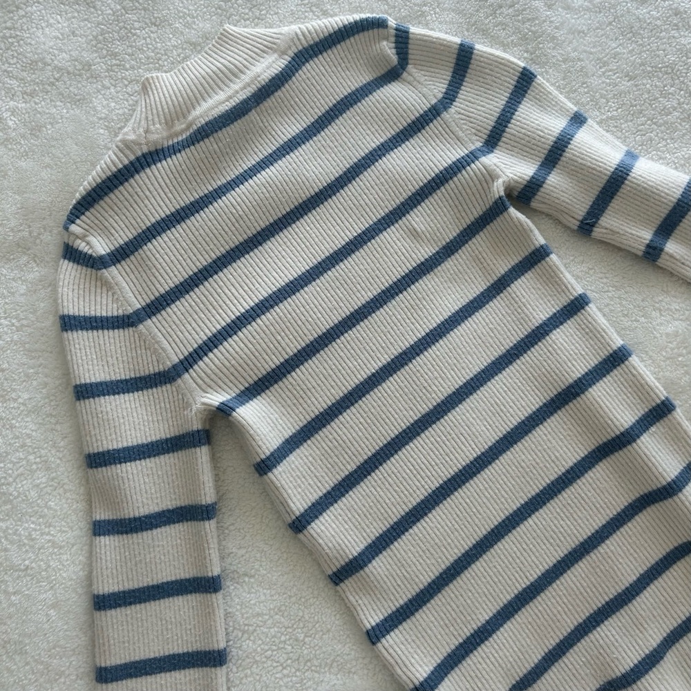 American Eagle Striped Mock Neck Sweater - Picture 5 of 6